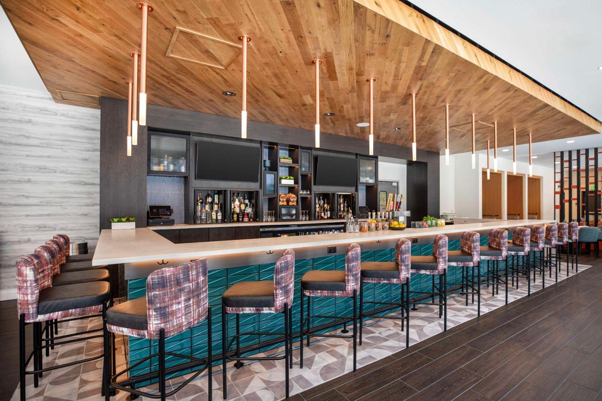 Cambria Hotel Denver Downtown Rino Bagian luar foto