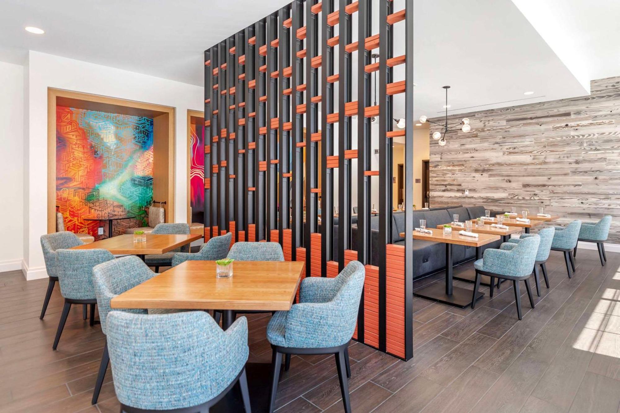 Cambria Hotel Denver Downtown Rino Bagian luar foto