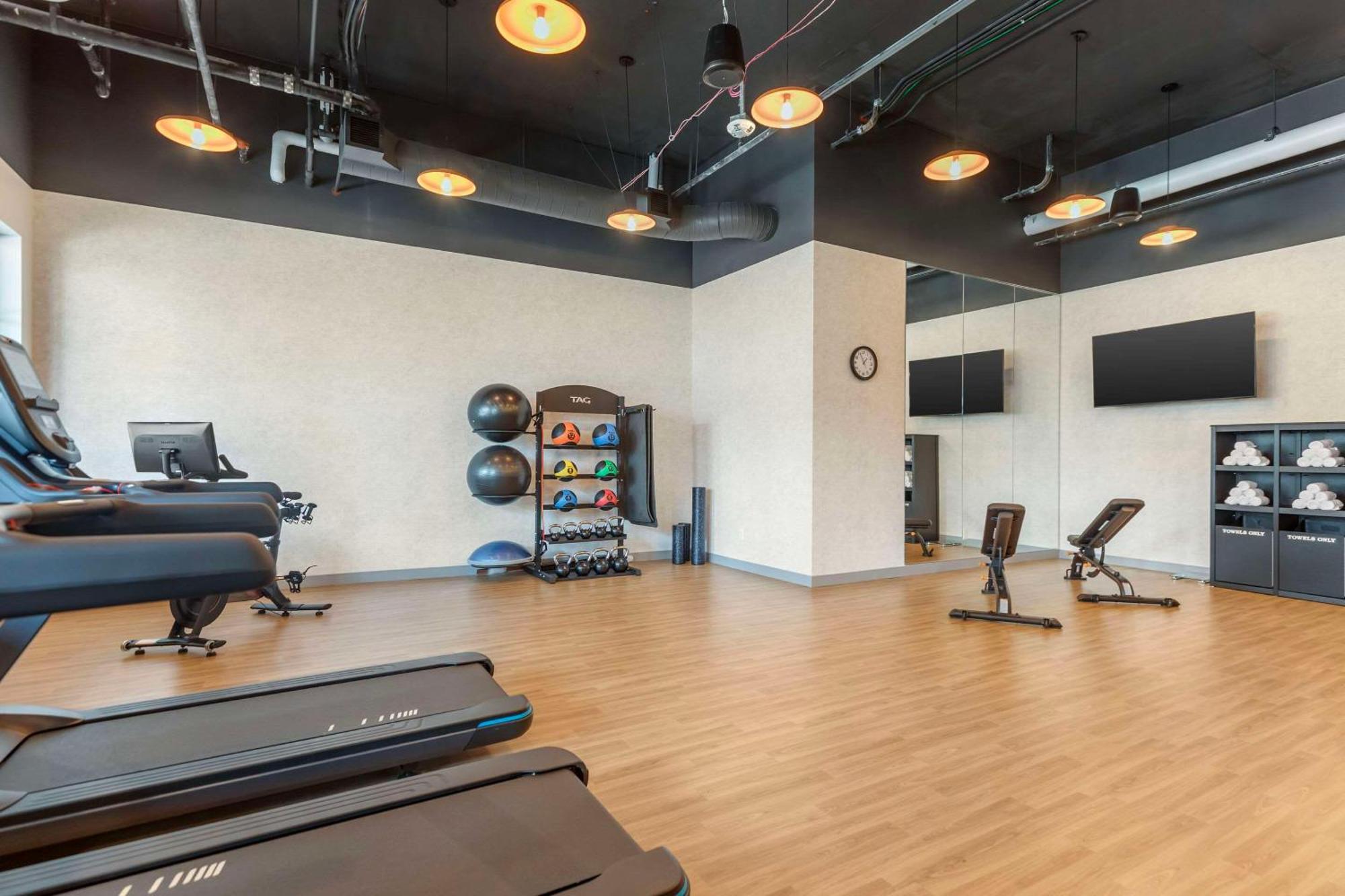 Cambria Hotel Denver Downtown Rino Bagian luar foto
