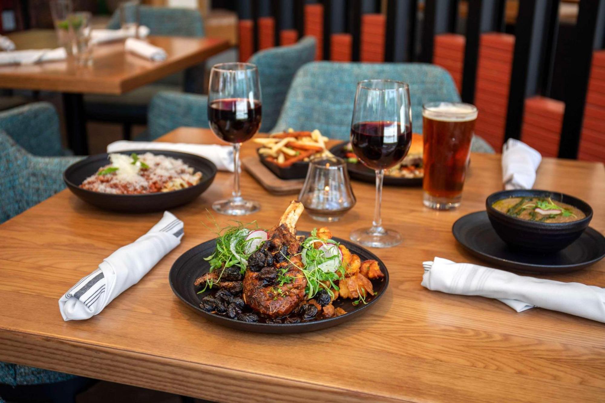 Cambria Hotel Denver Downtown Rino Bagian luar foto