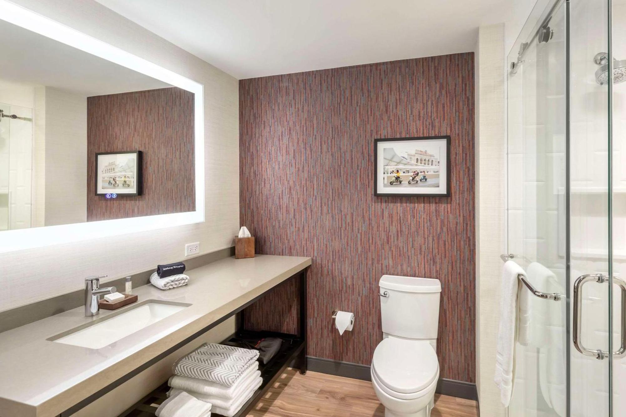 Cambria Hotel Denver Downtown Rino Bagian luar foto