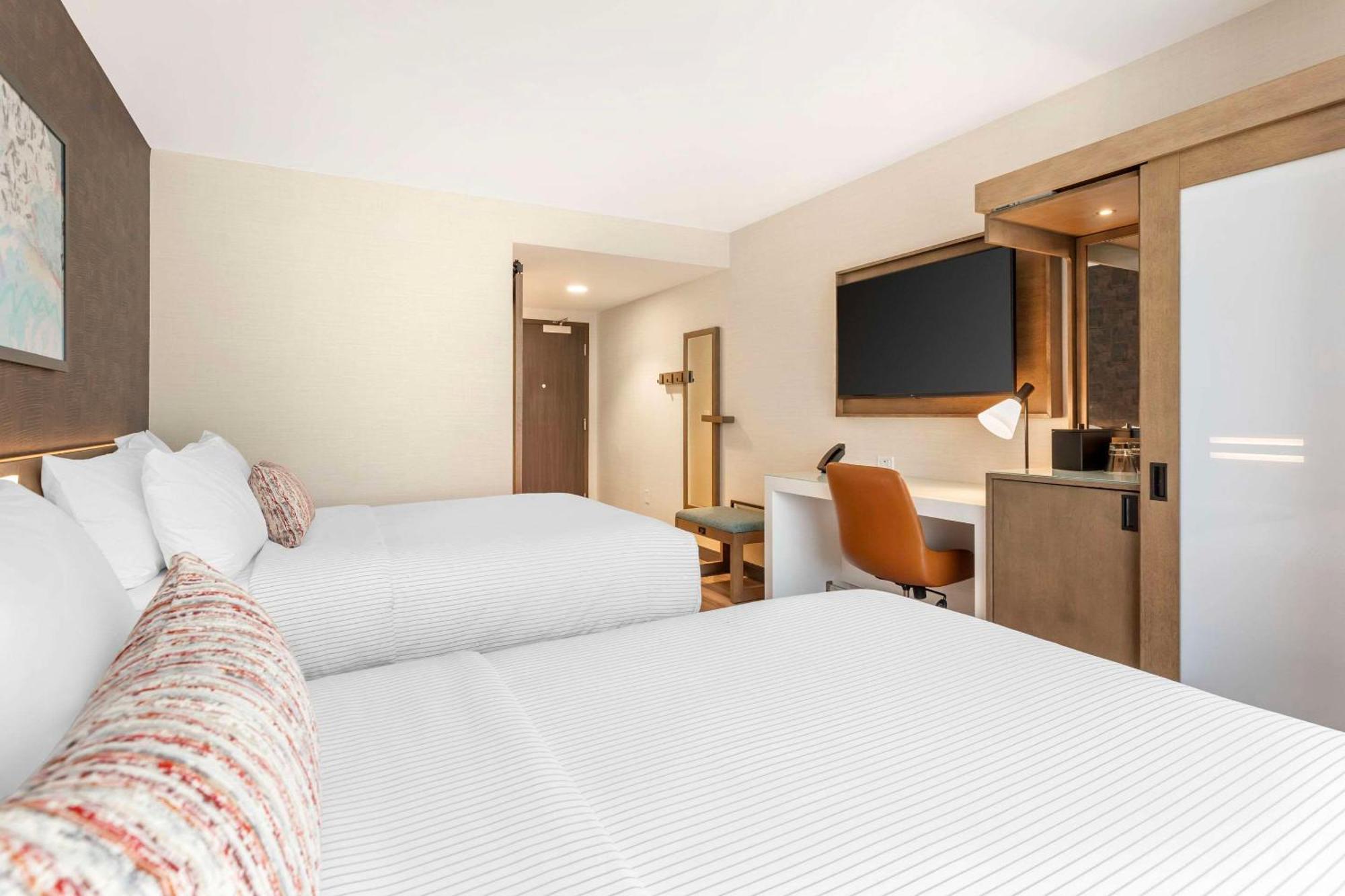 Cambria Hotel Denver Downtown Rino Bagian luar foto