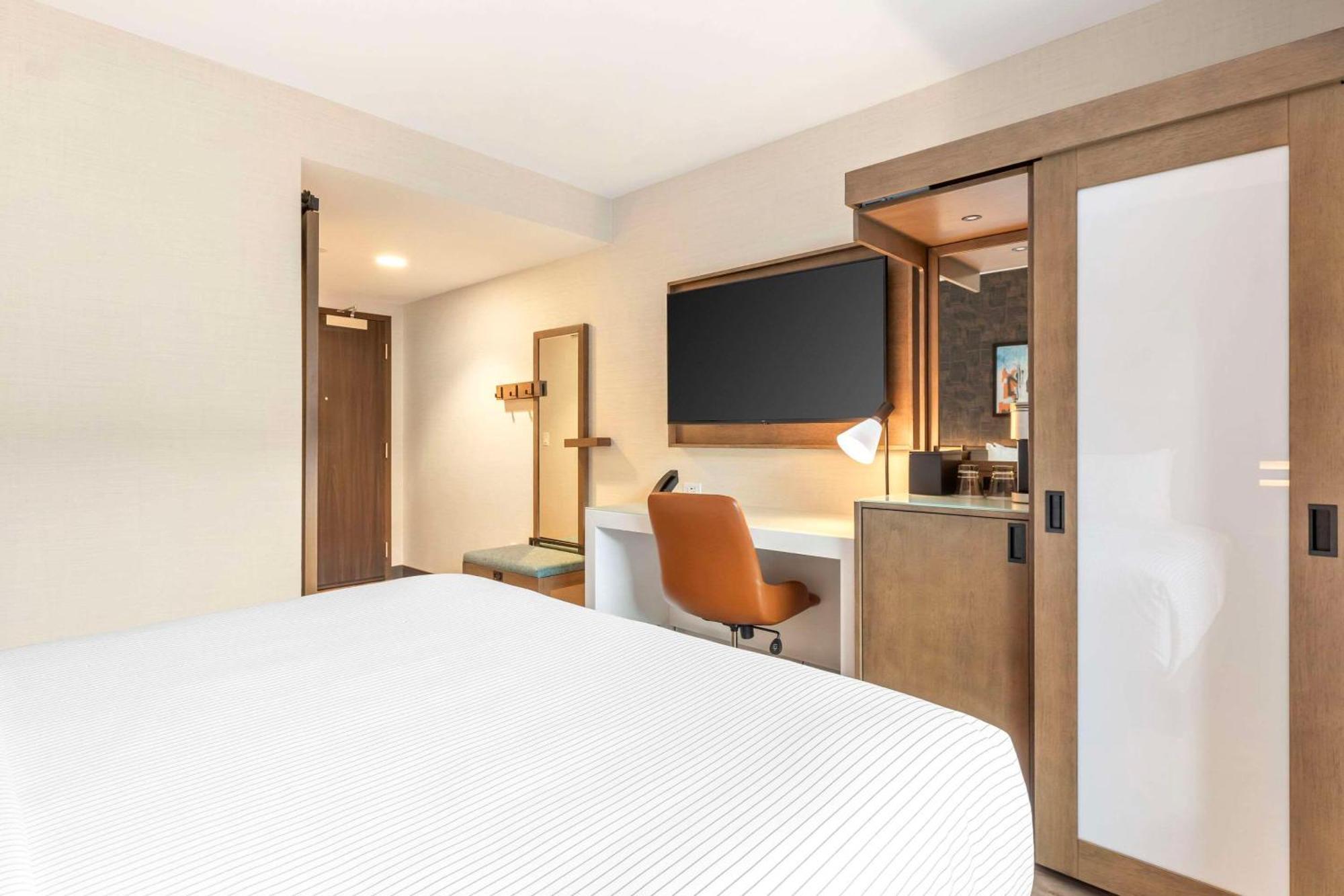 Cambria Hotel Denver Downtown Rino Bagian luar foto